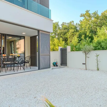 Lana- Luxury 자다르