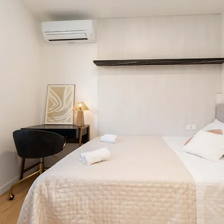 Lana- Luxury 아파트 *