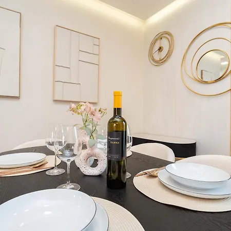 Lana- Luxury 아파트