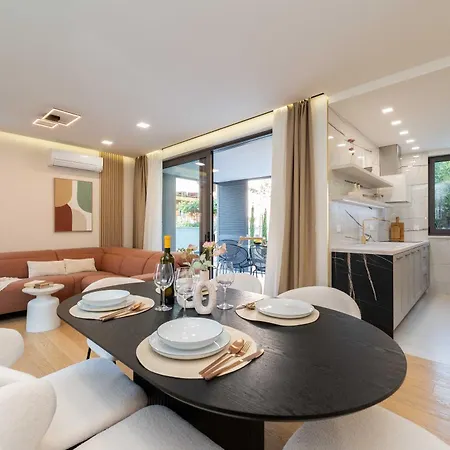 Lana- Luxury 아파트